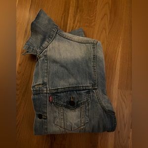 Levi’s denim trucker jacket